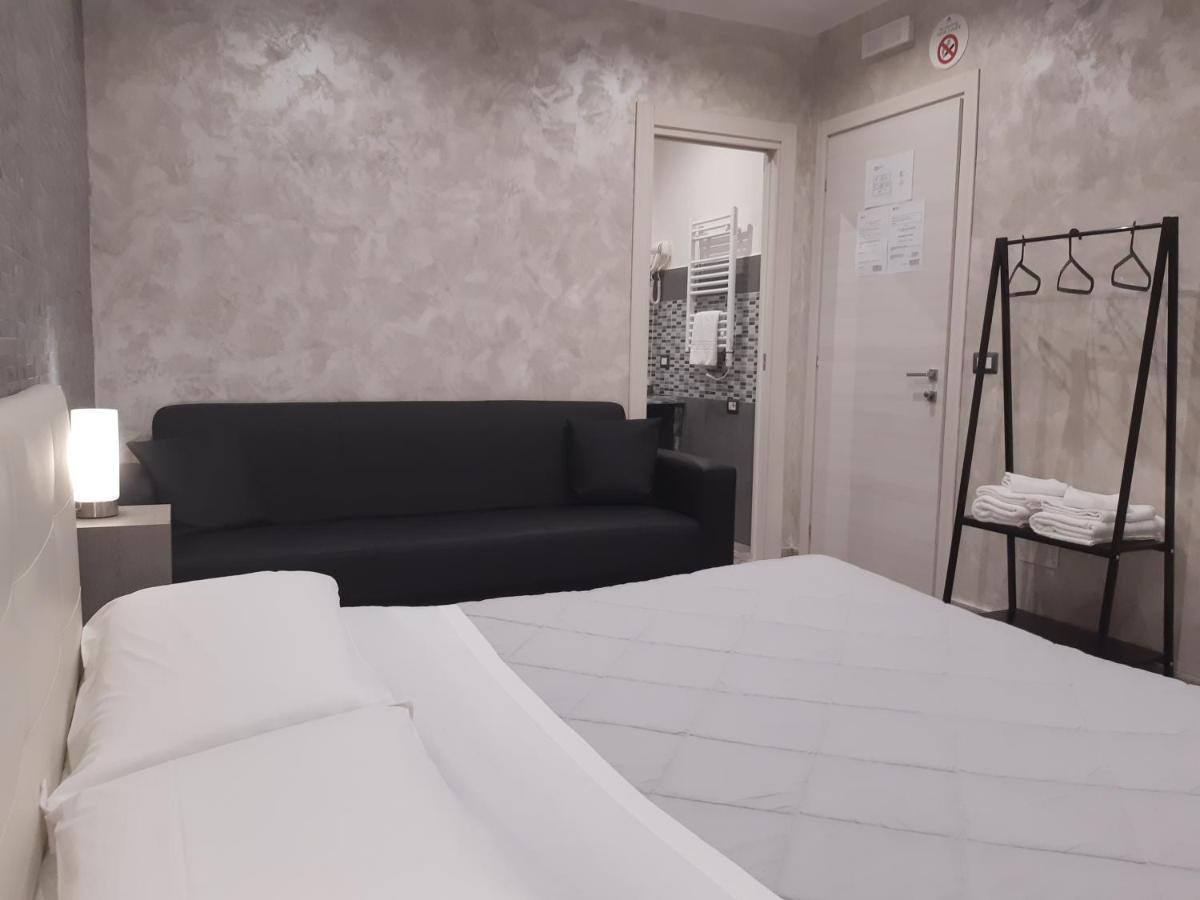 Apple Rooms Rome Airport Фиумичино Екстериор снимка