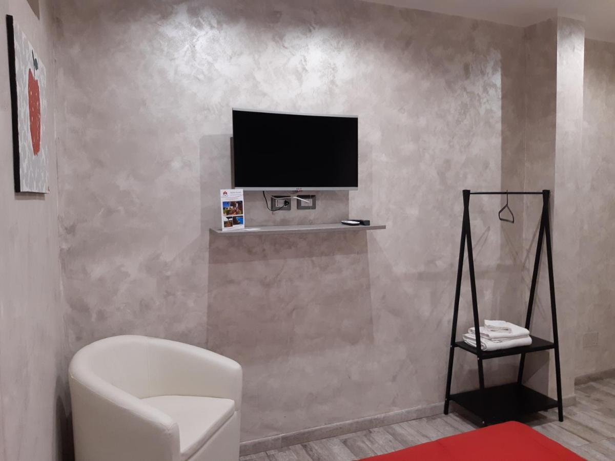 Apple Rooms Rome Airport Фиумичино Екстериор снимка