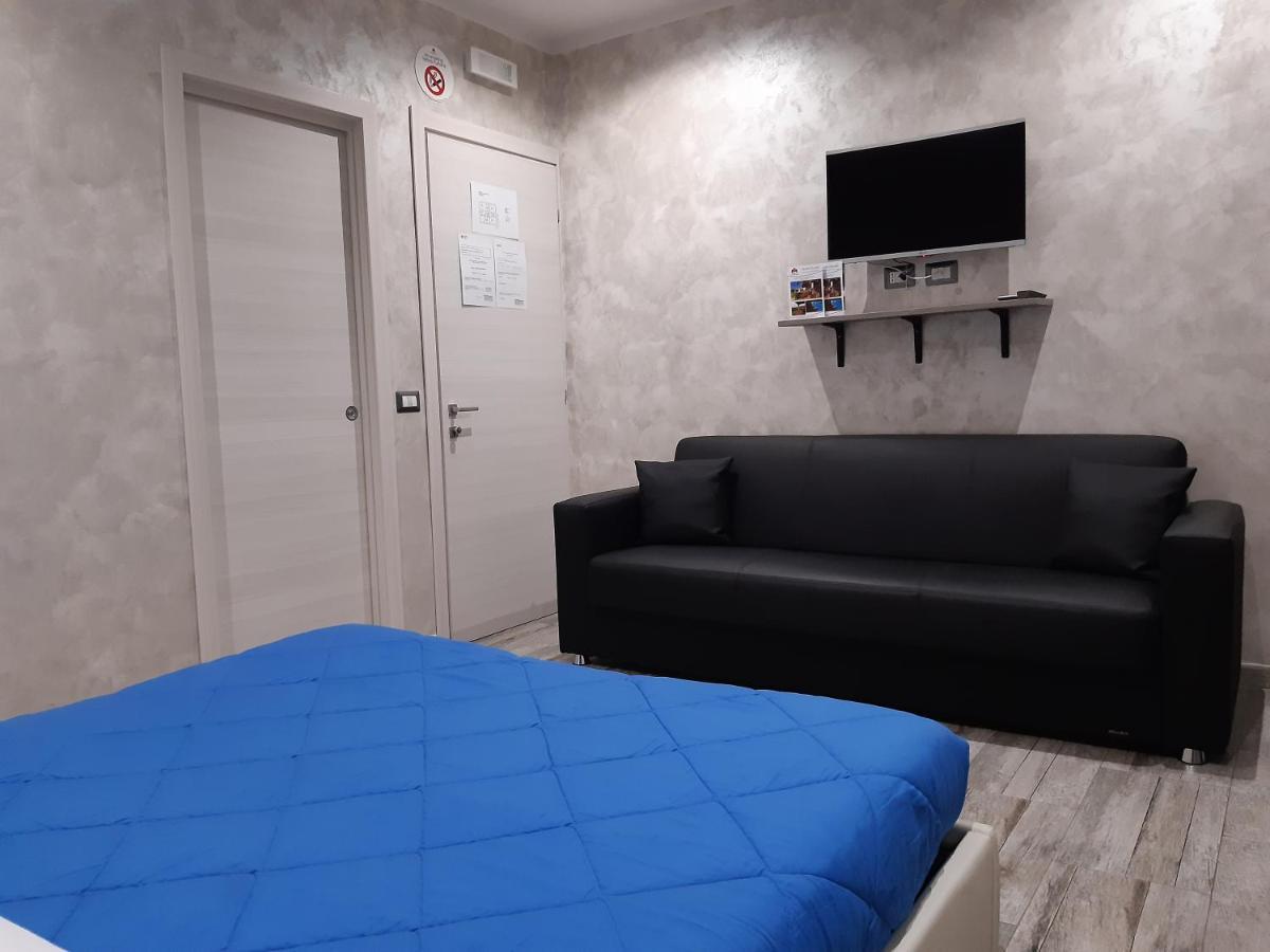 Apple Rooms Rome Airport Фиумичино Екстериор снимка